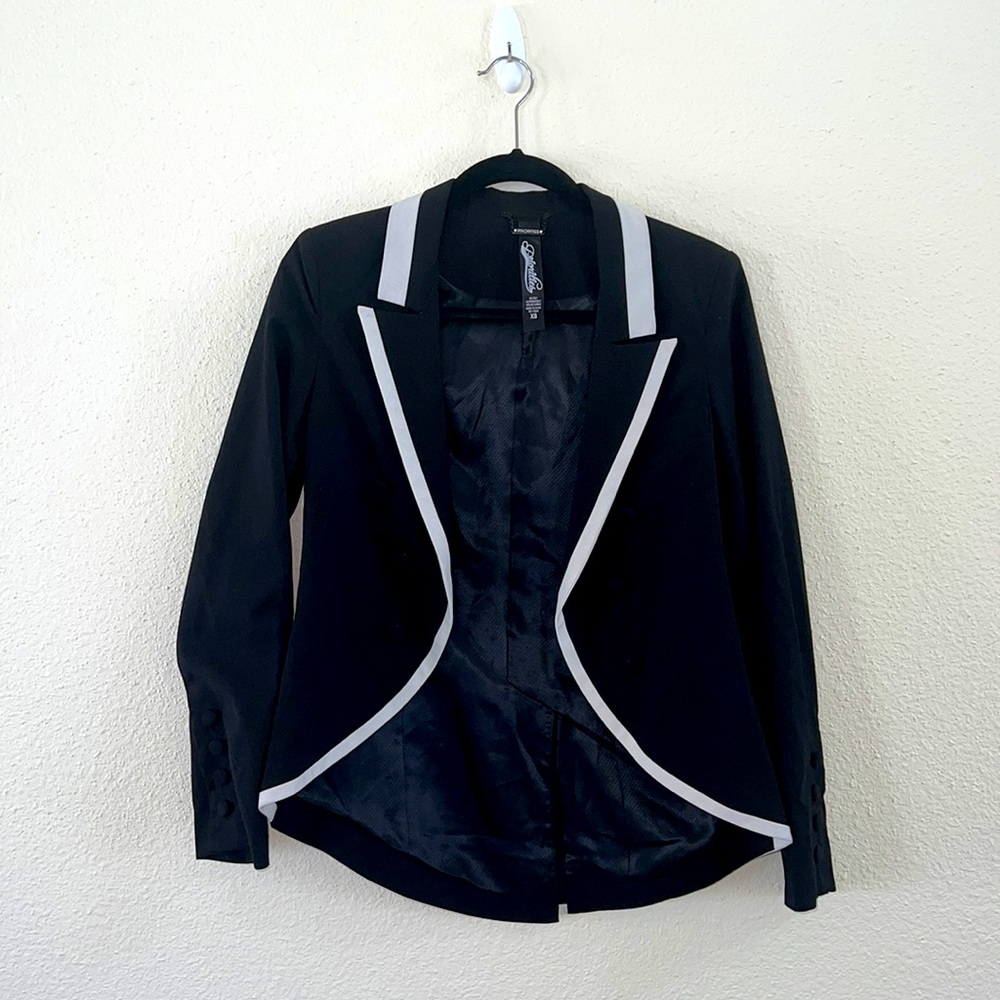 Tuxedo Blazer by Priorities (XS)